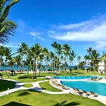 Beach Front Apartments By Playa Palmera