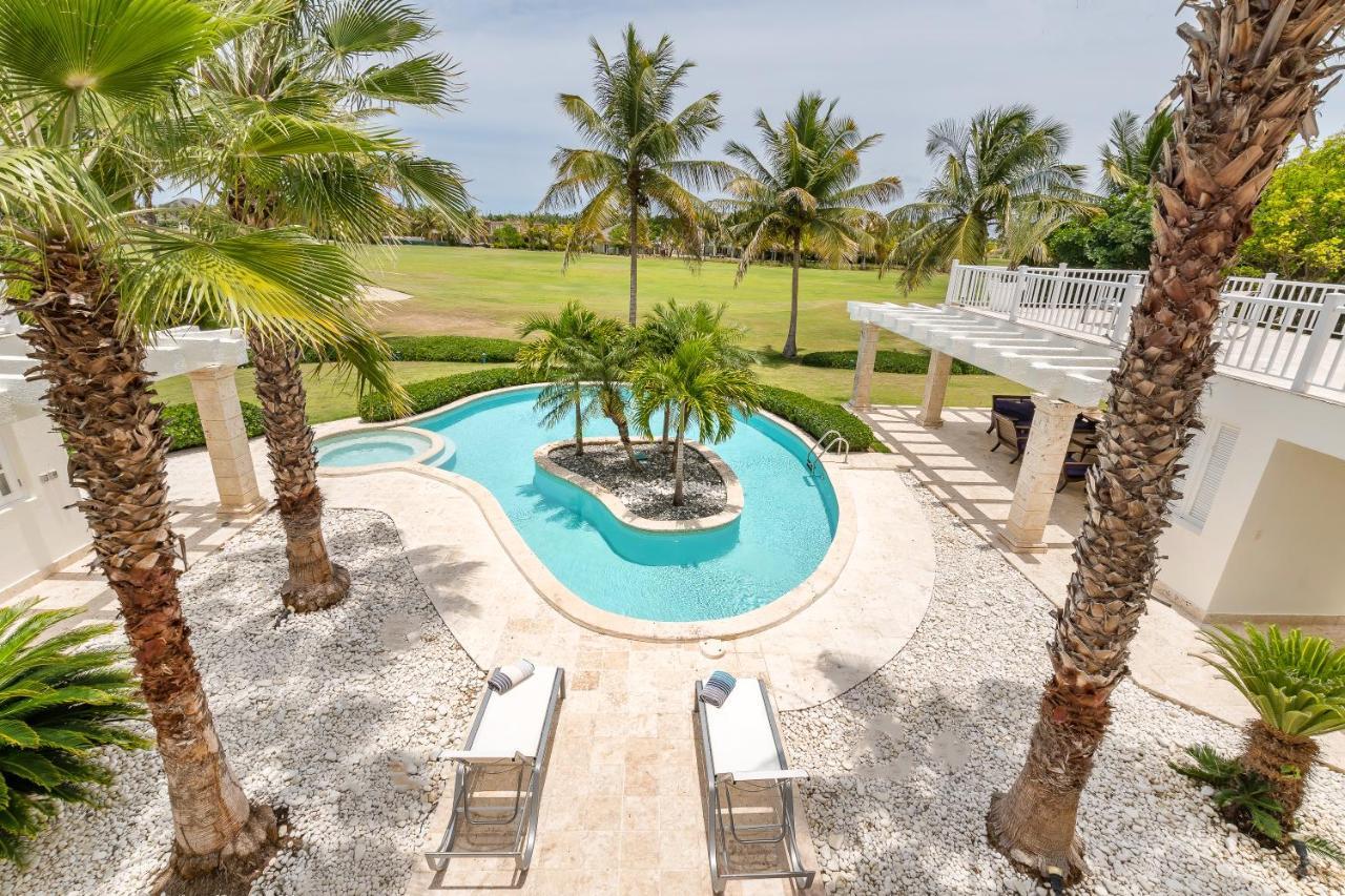 Exclusive And Club Pool *