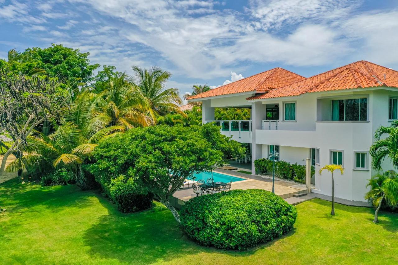 Villa Exclusive And Club Pool *
