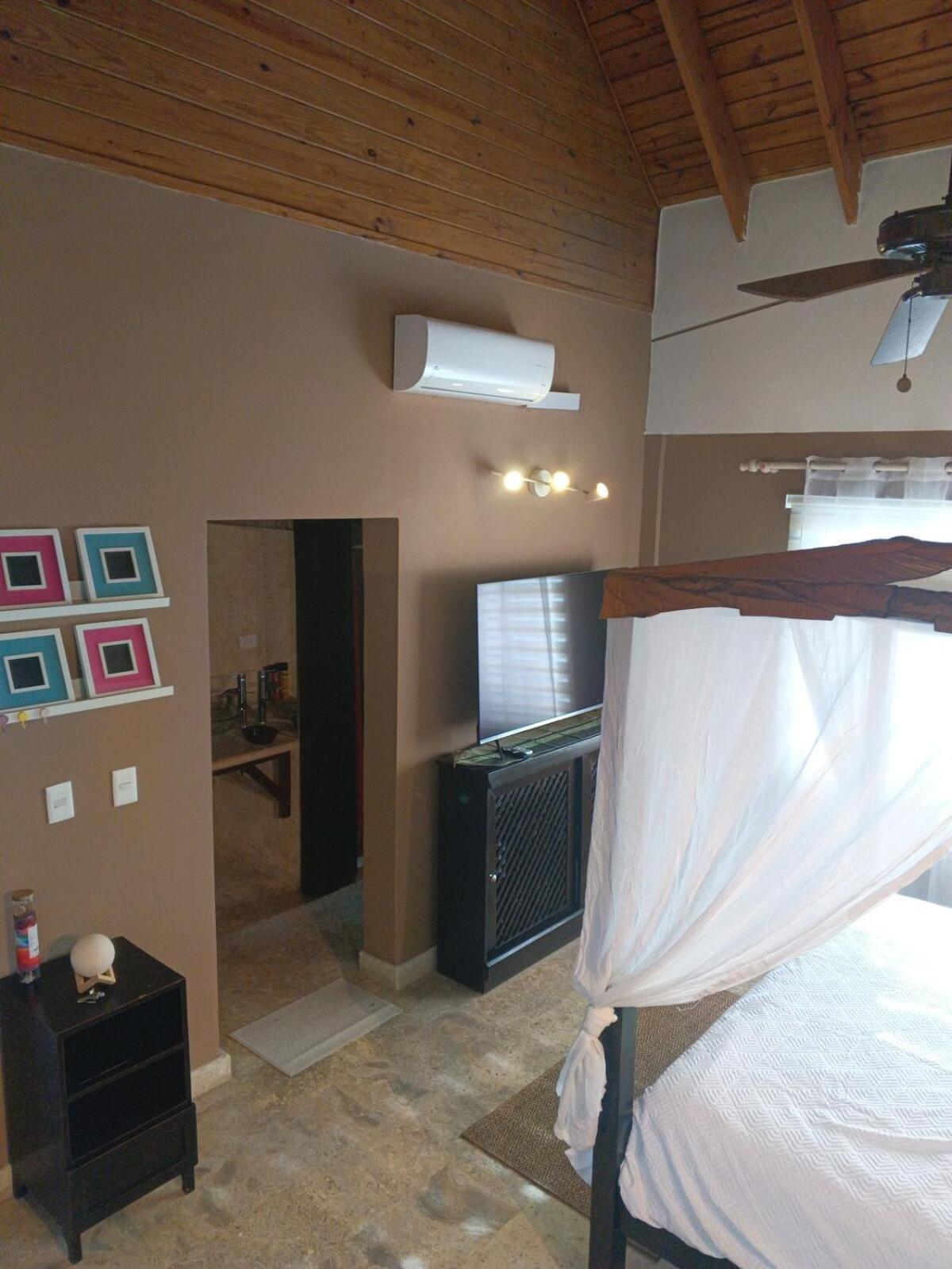 Villa Centrally Exterior Accessible & Pet Friendly *