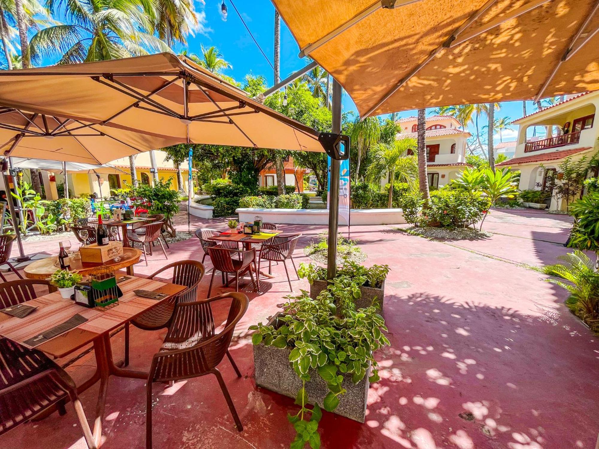 Tropical Club And Bavaro With Wifi Parking Bbq Resort