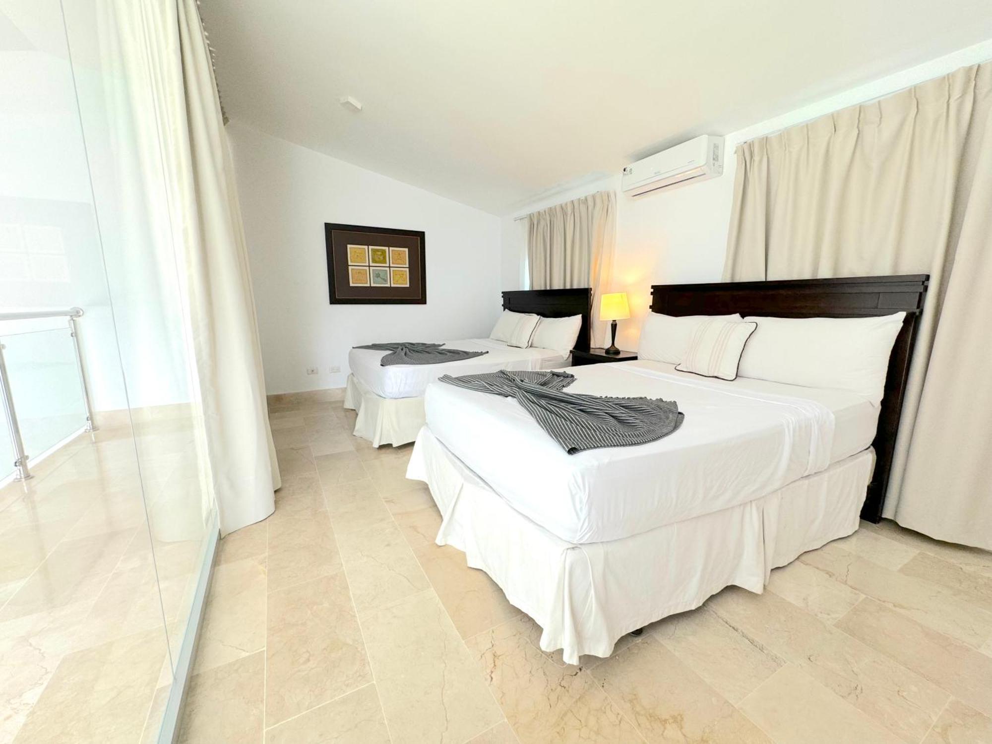 Apartment Front By Playa Palmera