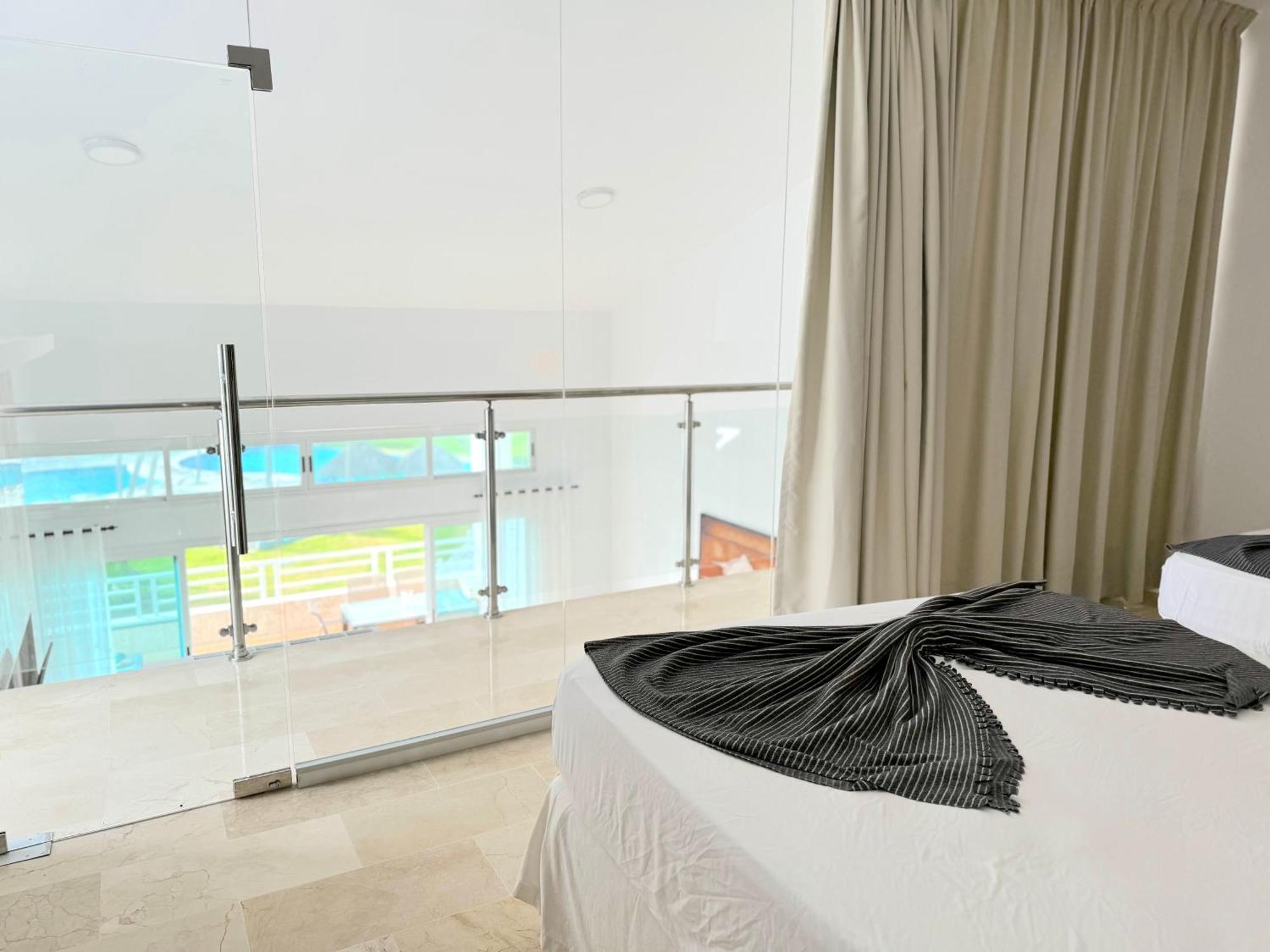 Front By Playa Palmera * Punta Cana