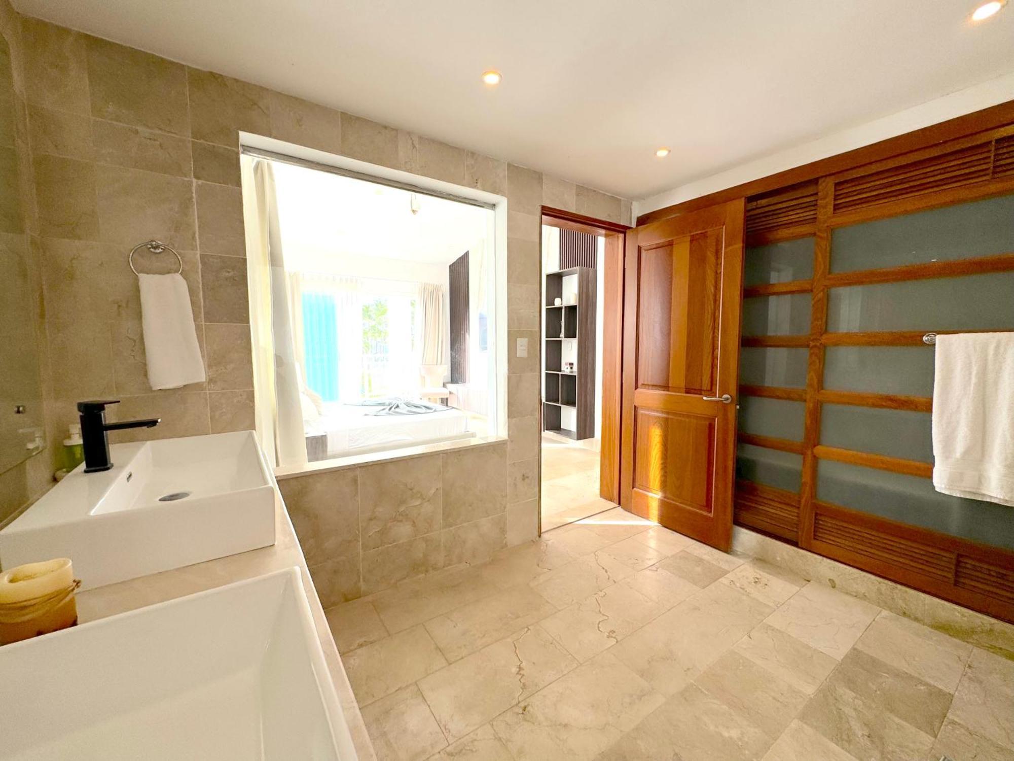 Front By Playa Palmera Apartment *