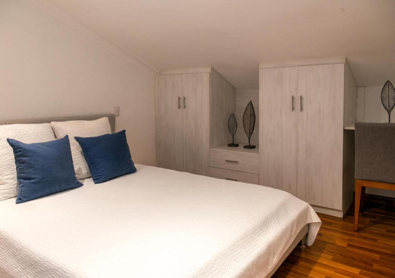 Apartment Feel The Ocean Breeze From Alluring Beachfront - D302 *