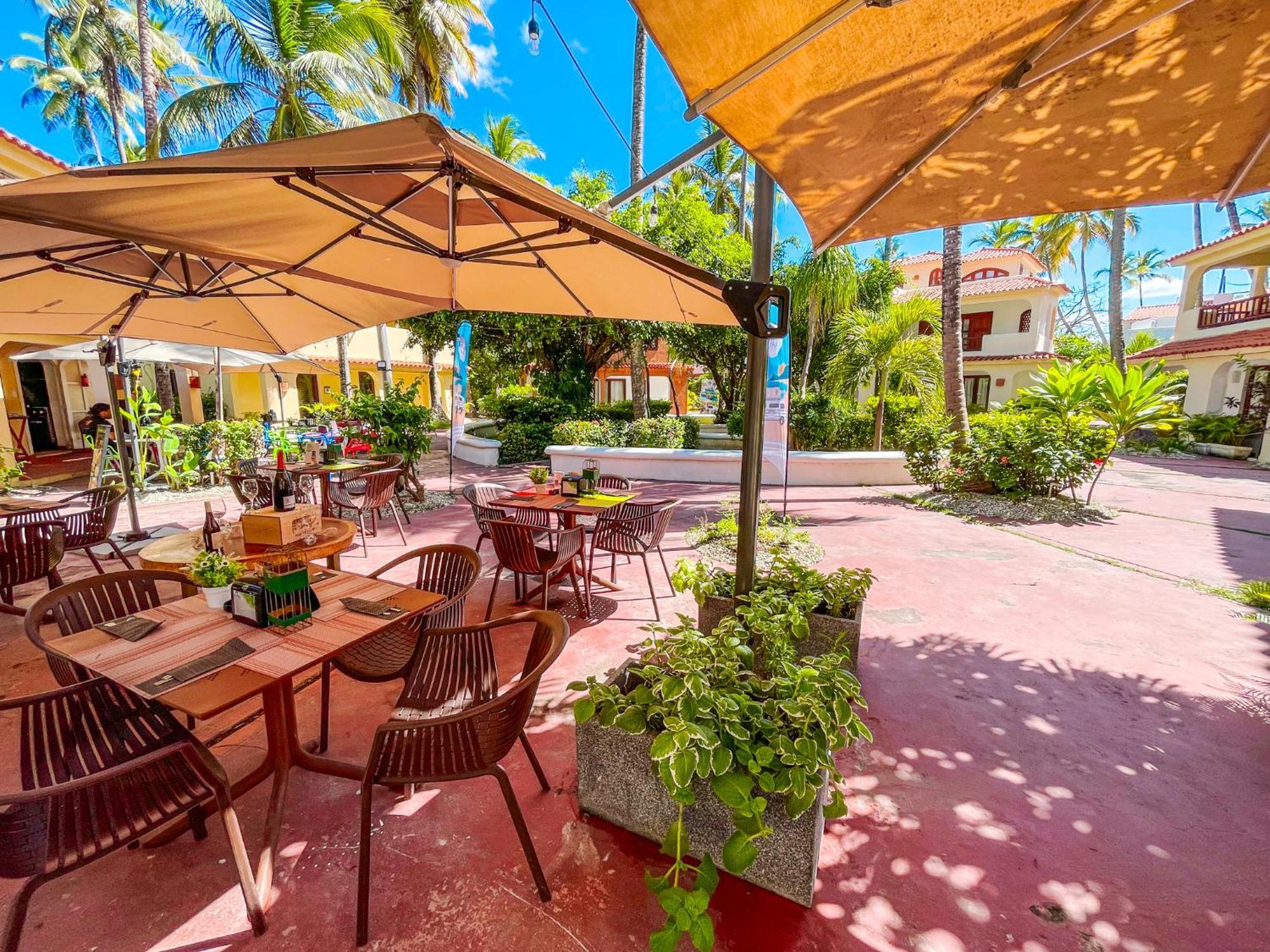 Tropical Fiesta Studios Suites Pool Near Bavaro Beach Club & Spa Hotel