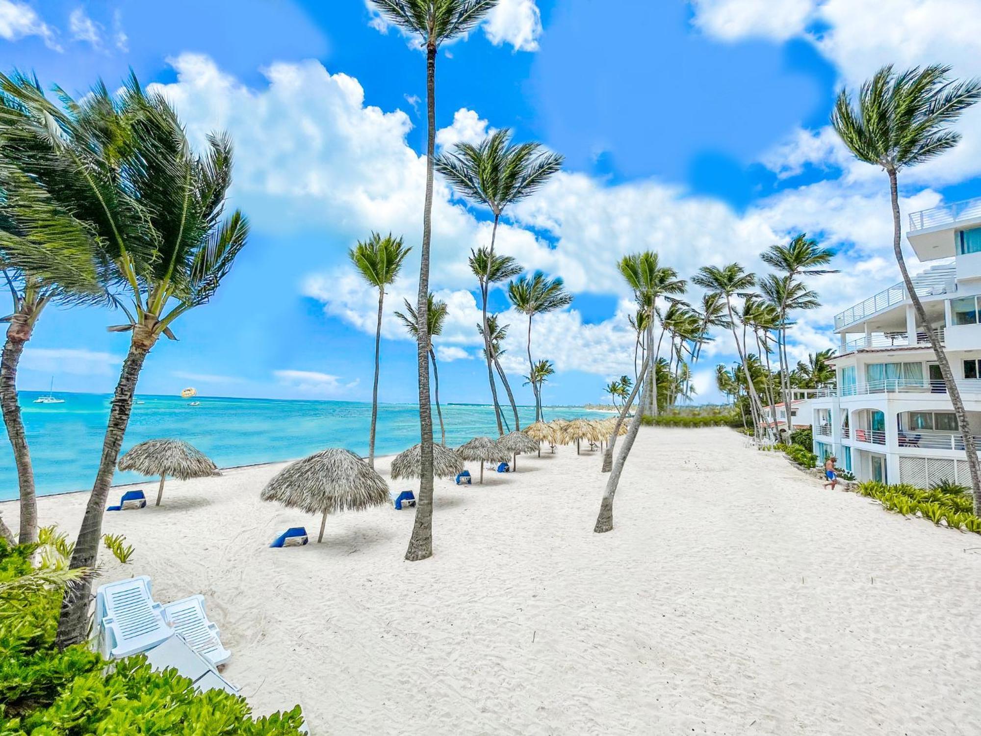 Tropical Fiesta Studios Suites Pool Near Bavaro Beach Club & Spa Hotel 5*