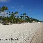 Grand Blue Garden Los Corales Beach