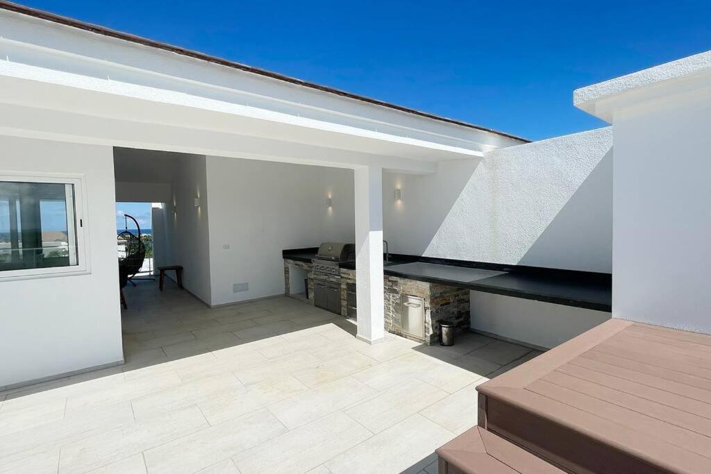 Beautiful Penthouse With Private Elevator In Hard Rock Golf Apartment *