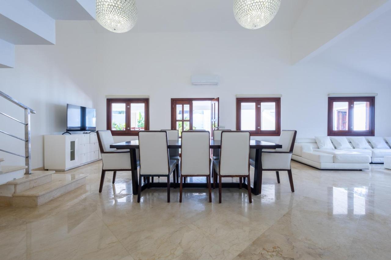 Huge 8-bedroom With Private Pool - Corales Villa *