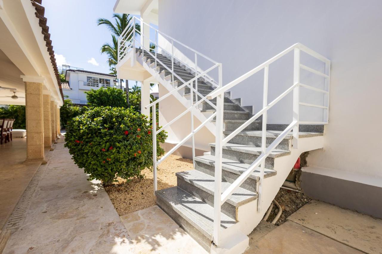 Huge 8-bedroom With Private Pool - Corales * Punta Cana