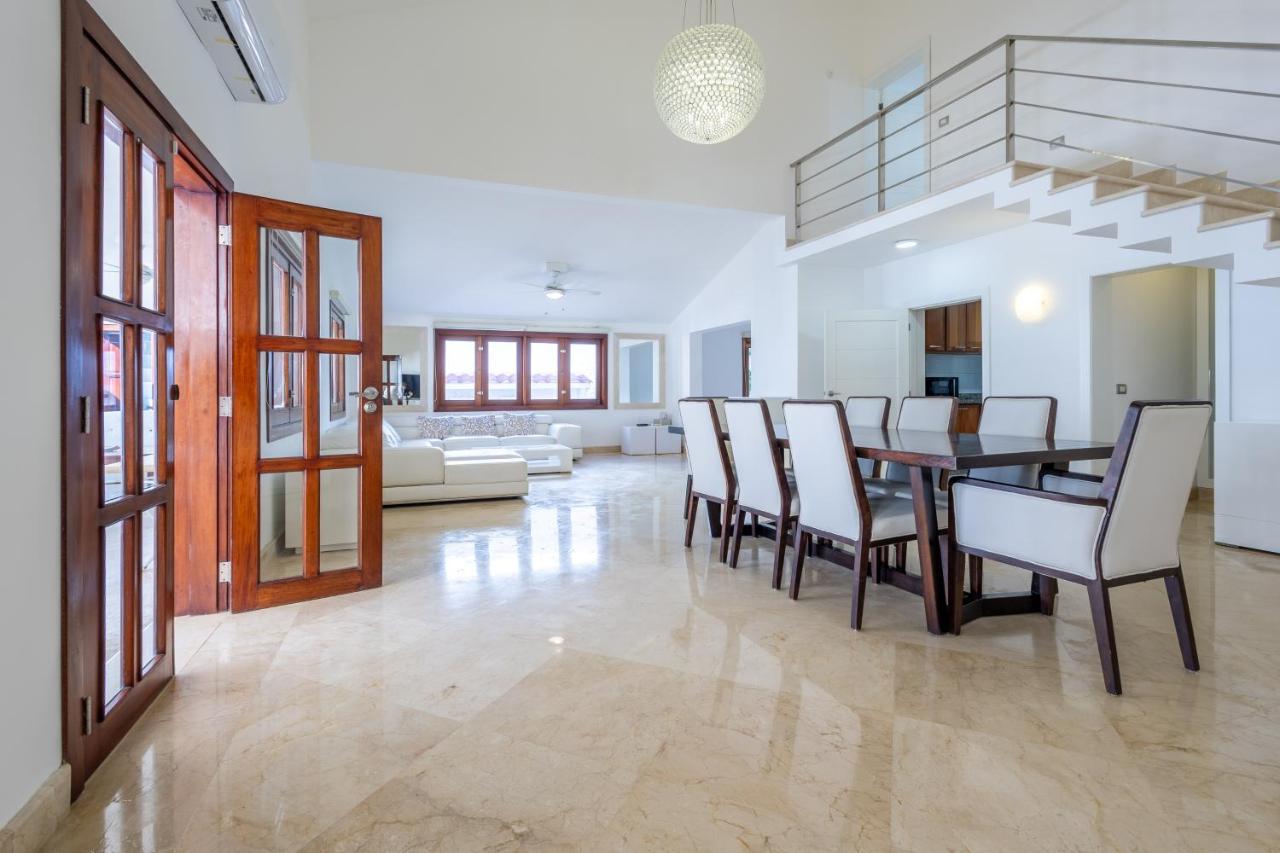 Huge 8-bedroom With Private Pool - Corales Villa