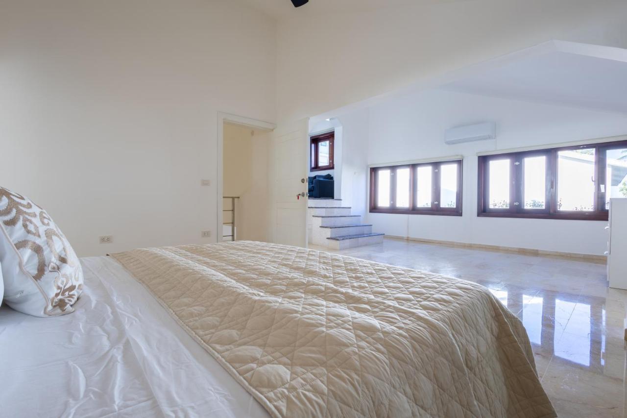 Villa Huge 8-bedroom With Private Pool - Corales *