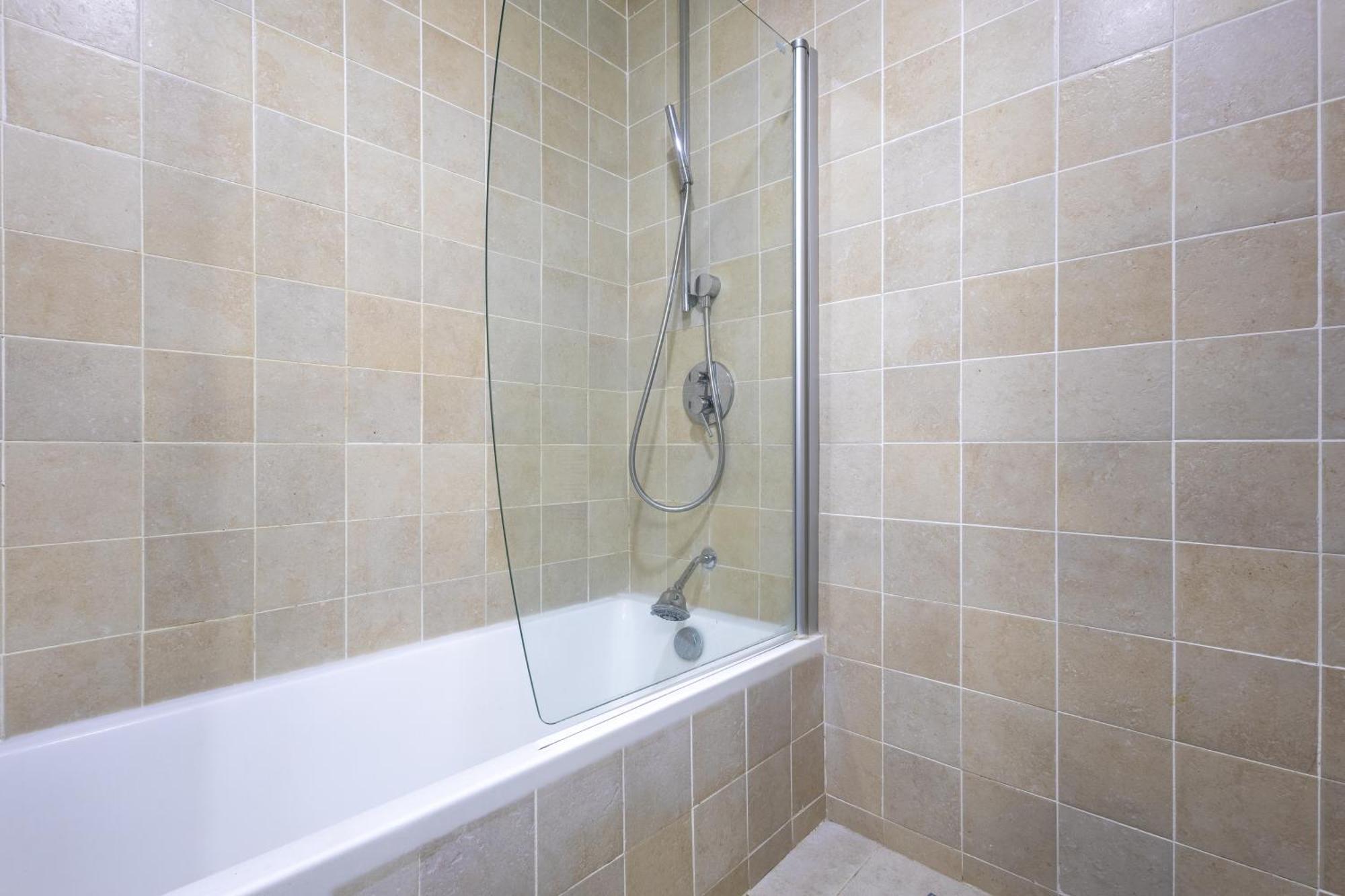 Private & Luxury Cocotal In Gated & Secured Community