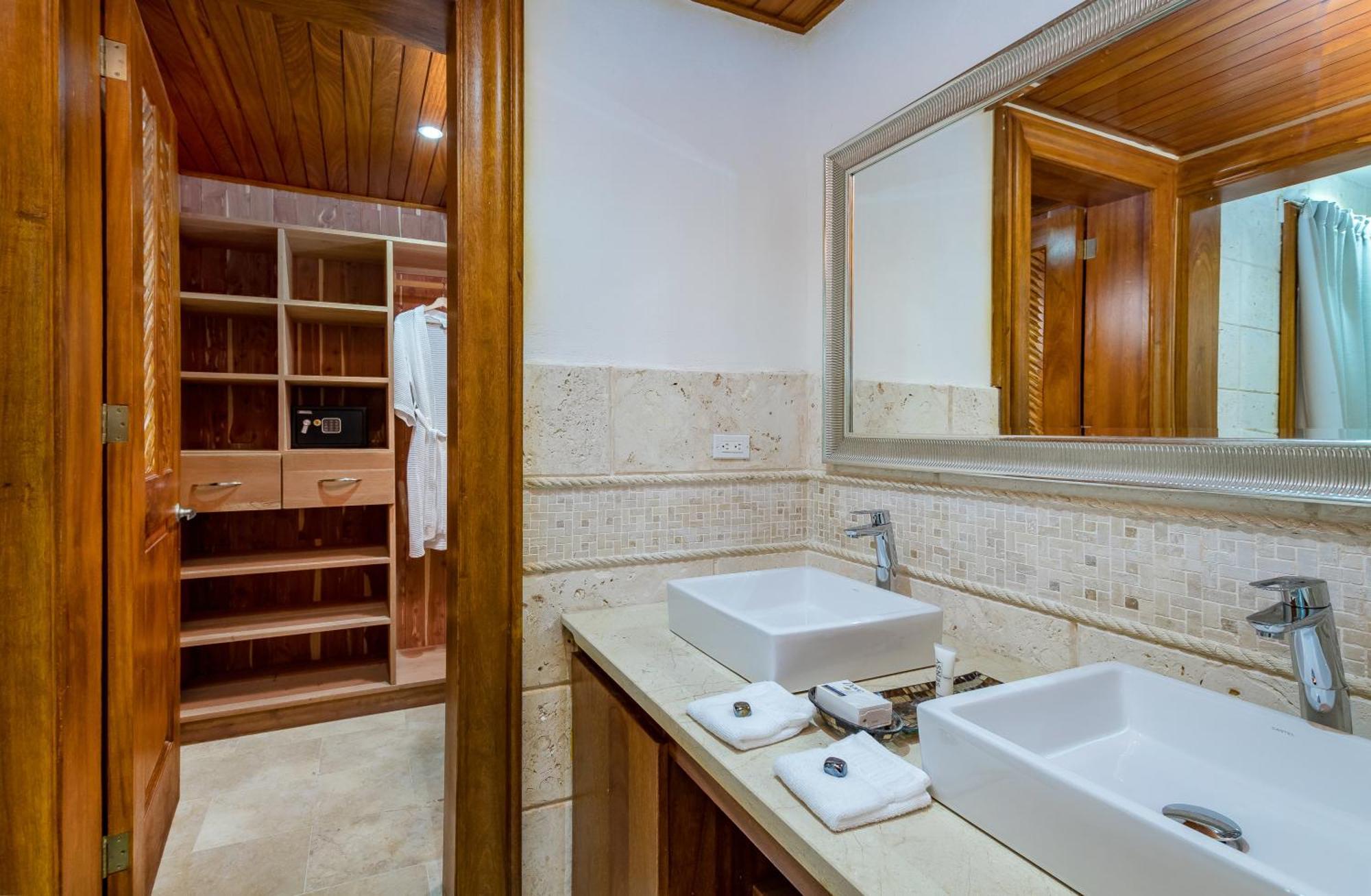 Villa Cap Cana For Rent - Luxury With Access To Eden Roc *