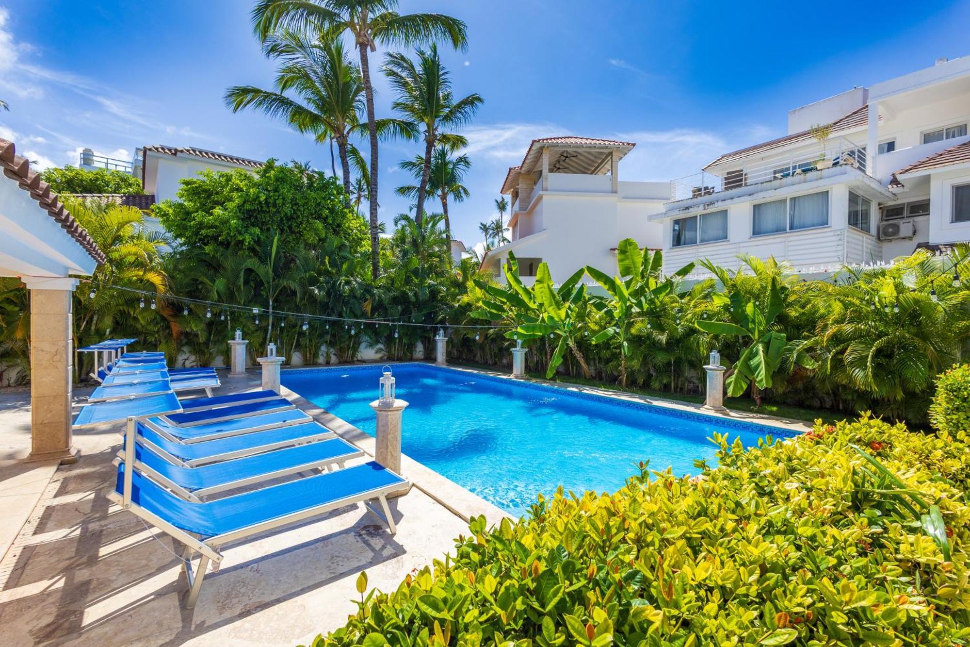 Huge 8-bedroom With Private Pool - Corales * Punta Cana