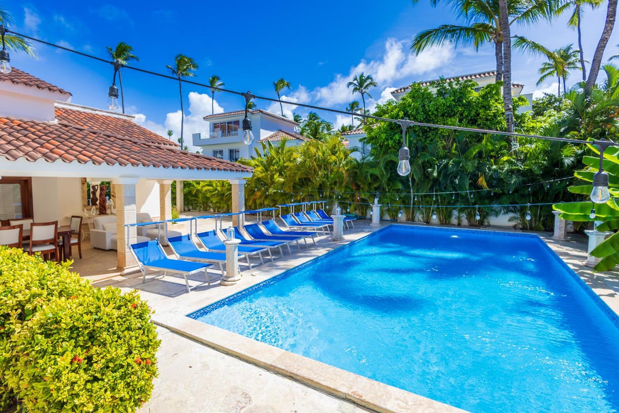 Huge 8-bedroom With Private Pool - Corales * Punta Cana
