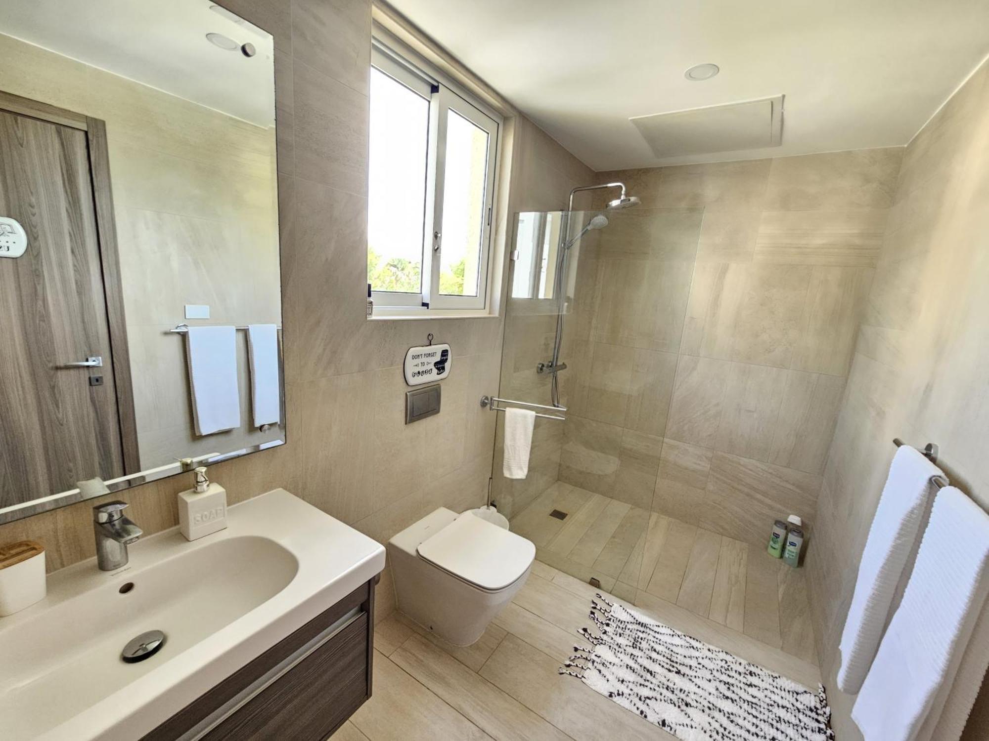 Apartment Beautiful Property Across From Hardrock Hotel With Free Casino Private Beach Club And Golf Course We Now Take Google Pay Apple Pay And Paypal
