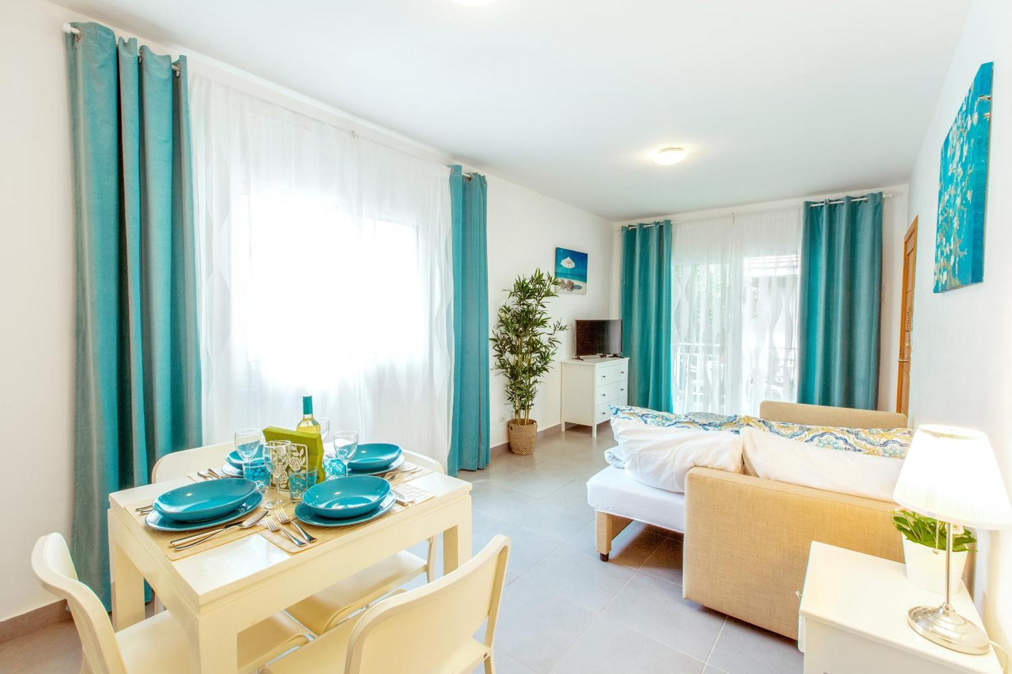 Sunny Deluxe Playa Corales - Wifi, Beach, Pool Aparthotel 5*
