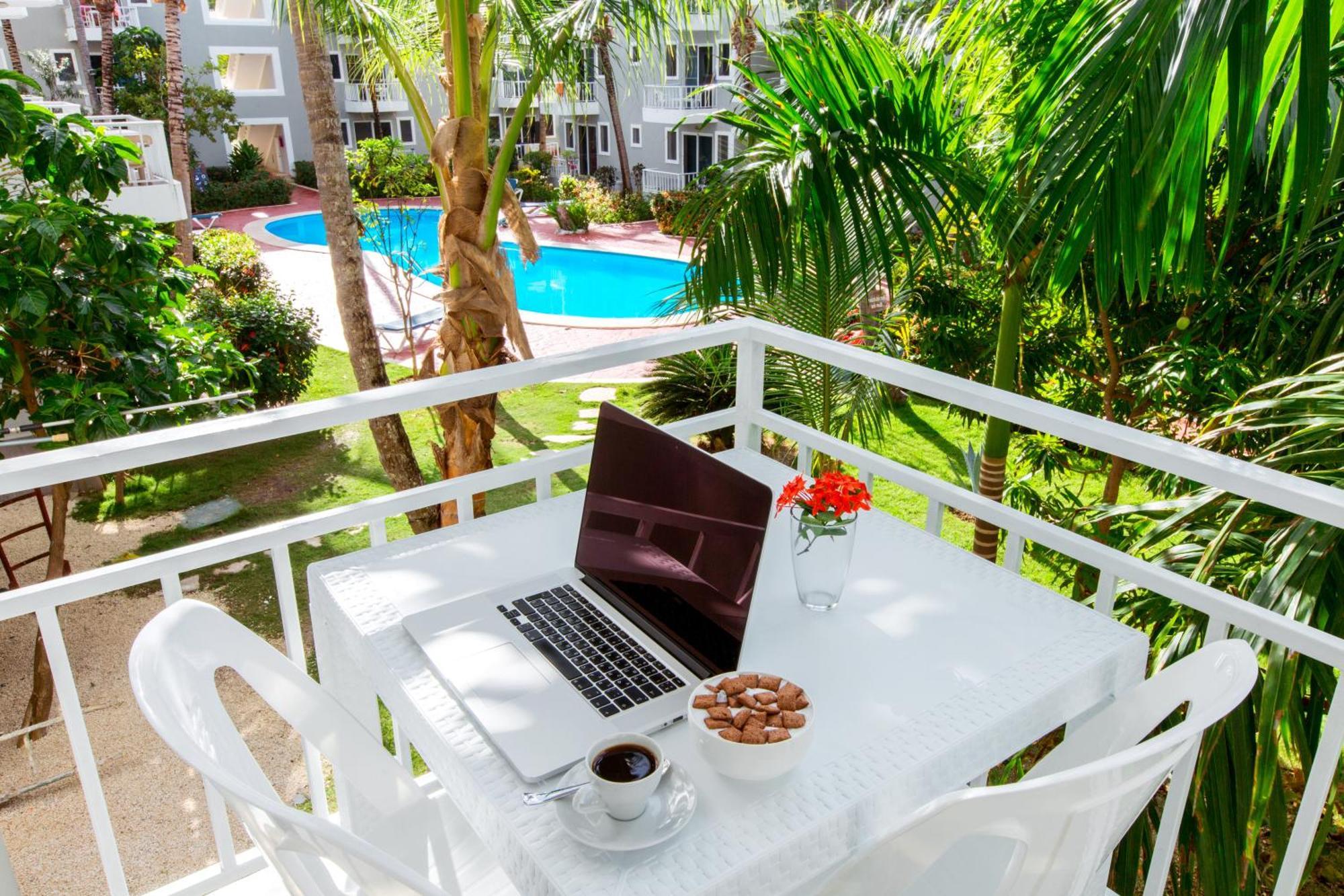 Sunny Deluxe Playa Corales - Wifi, Beach, Pool