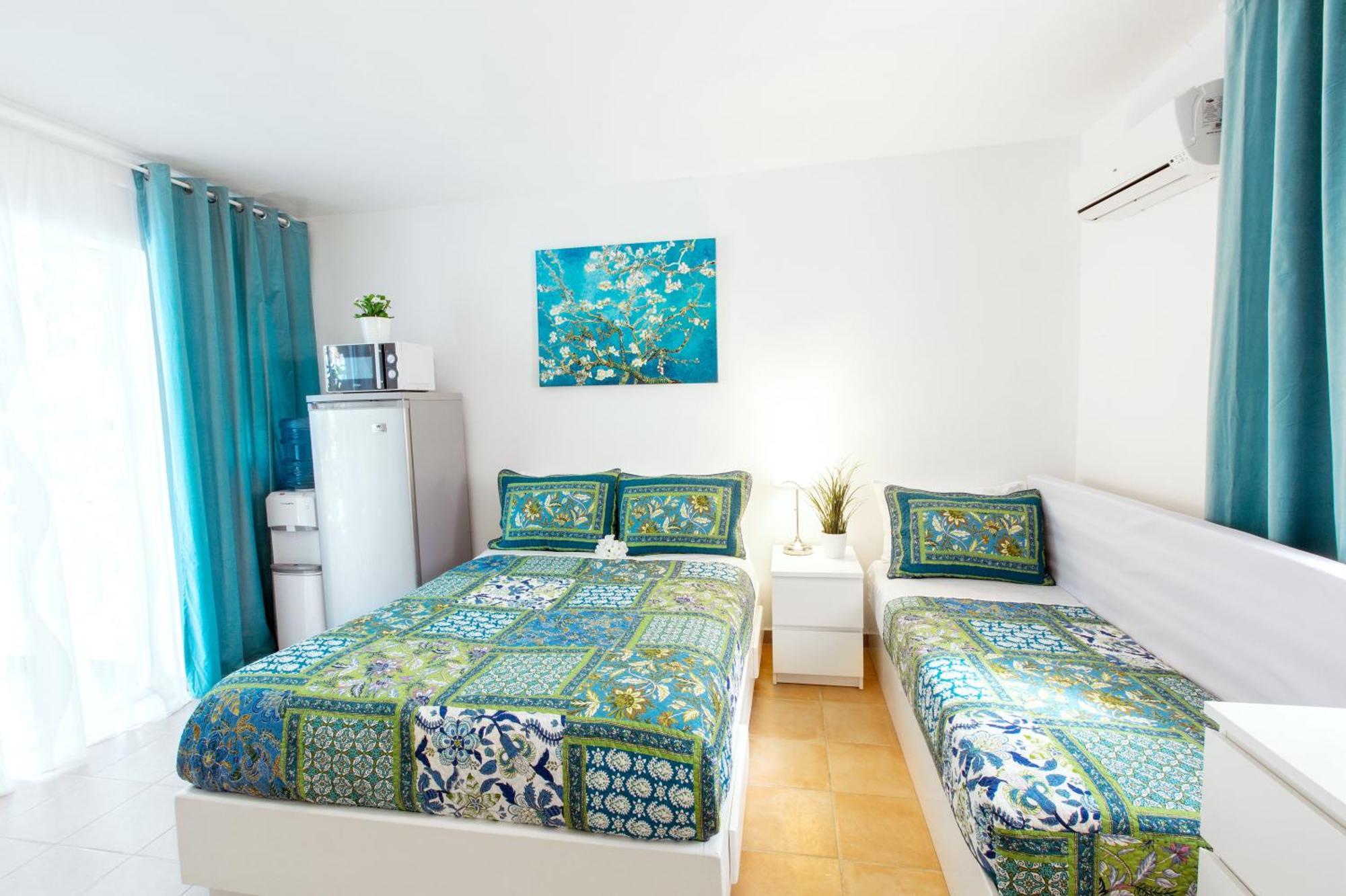 Sunny Deluxe Playa Corales - Wifi, Beach, Pool Aparthotel