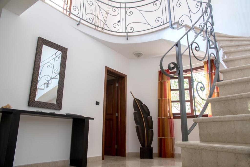 Villa Close To The Beach! Lux Gemela, 6br, 9bt *