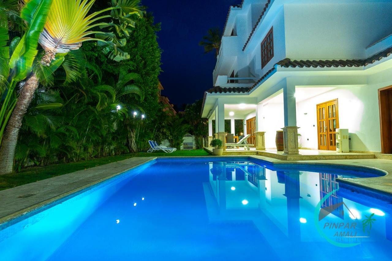 Villa Close To The Beach! Lux Gemela, 6br, 9bt Punta Cana