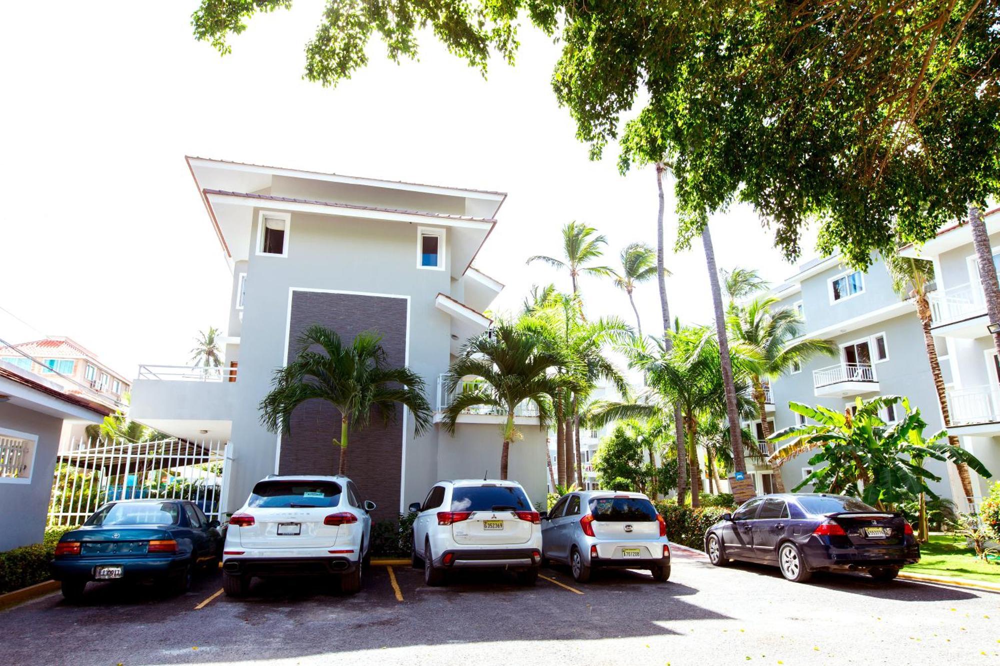 Aparthotel Sunny Deluxe Playa Corales - Wifi, Beach, Pool